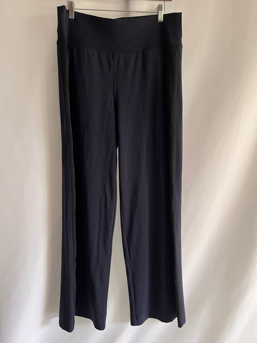 Women’s Athleta Venice High Rise Wide Leg Pants Navy w/ Black Track Stripe Large